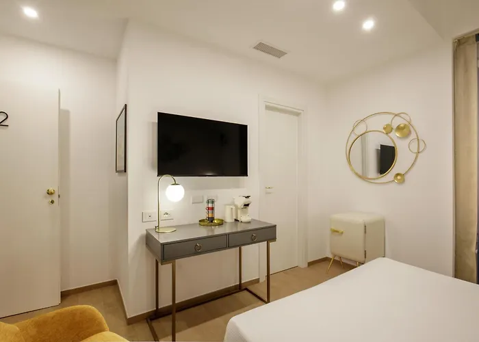 Santaluna Guest house